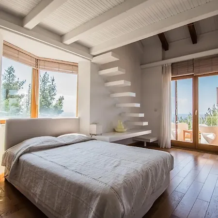 #hera Mansion By Halu! Sani Villas Vilă